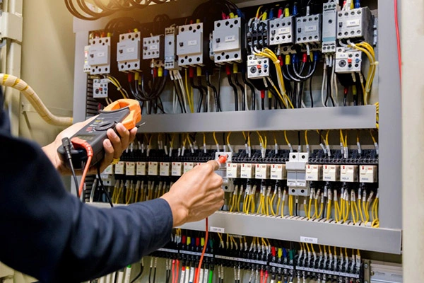 Cum afectează selecția rezistenței performanța circuitului electronic?
